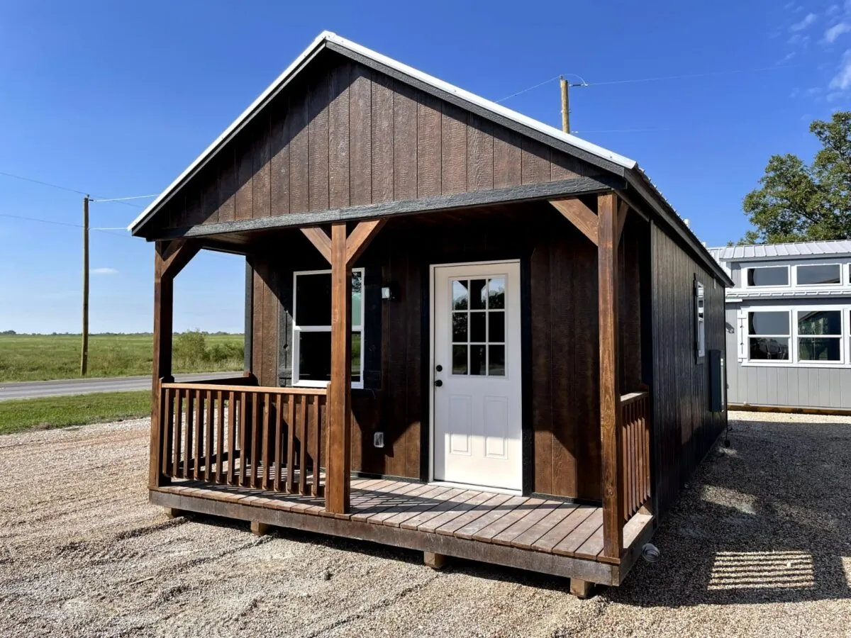 Wolf Valley cabin building