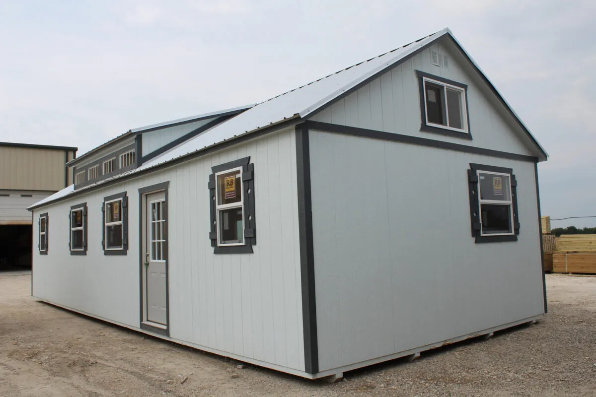 Lofted storage building